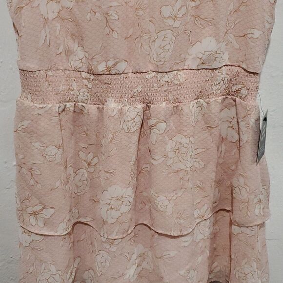 Express Dress in Baby Pink Floral with Mock Neck and Ruffles Size XS - Picture 4 of 13